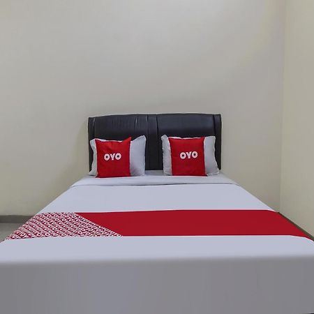 Oyo 91084 오케 게스트 하우스 말랑 외부 사진